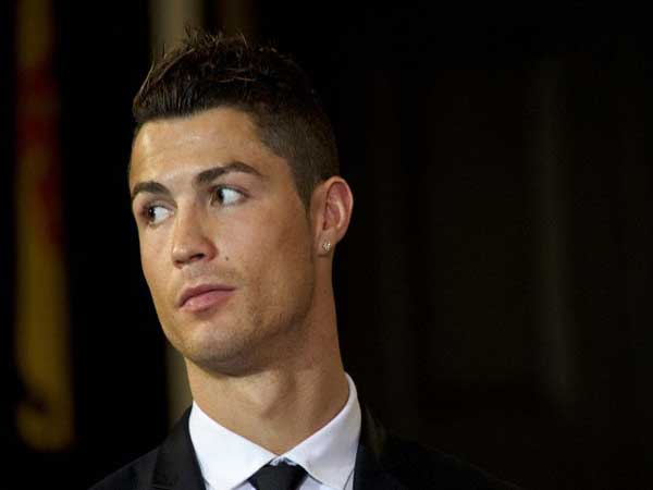 Cristiano Ronaldo – Cầu thủ đẹp trai nhất thế giới