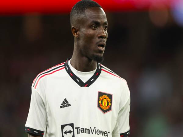 Bóng đá sáng 16/8: Man Utd có quyết định về việc bán Bailly