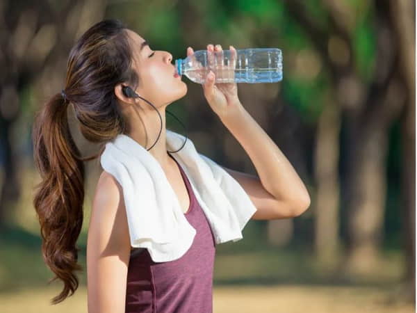 Nằm mơ thấy uống nước có ý nghĩa gì