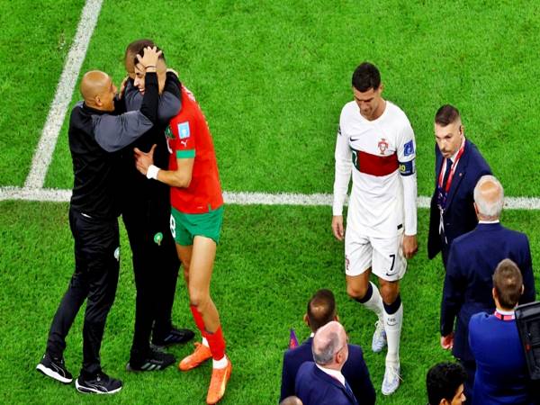 Bóng đá 14/12: Ronaldo chốt khả năng chia tay tuyển Bồ Đào Nha