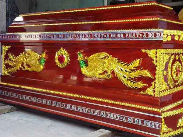 Nằm mơ thấy quan tài màu đỏ là điềm lành hay dữ?