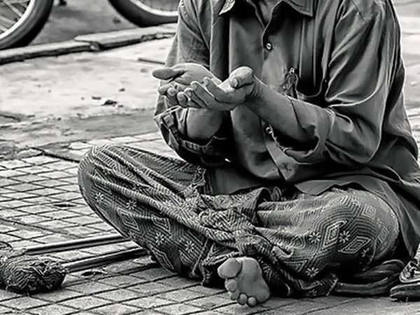 Ngủ mơ thấy người ăn mày dự báo sắp có sự mất mát