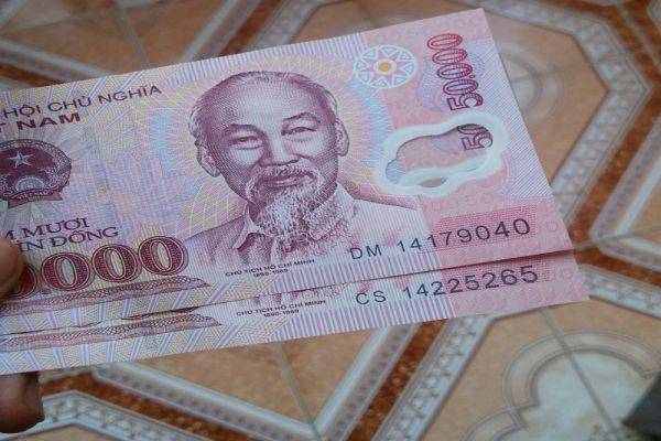 Giấc mơ thấy tiền 50 nghìn: Tài lộc hay điềm xấu?