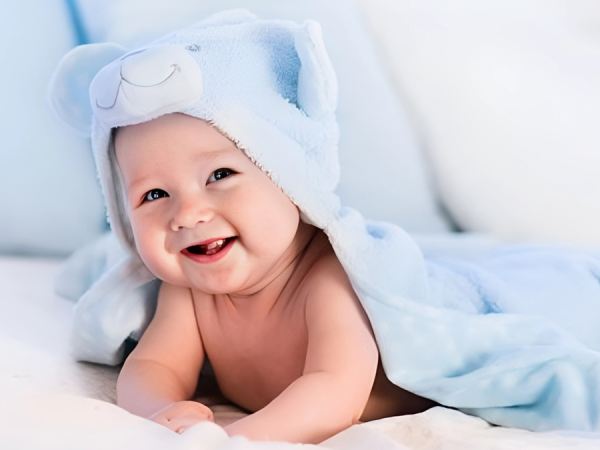 Giải mã ý nghĩa giấc mơ thấy em bé cười dưới góc nhìn tâm lý học