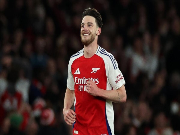 Tiền vệ phòng ngự trẻ hay nhất thế giới đầy triển vọng