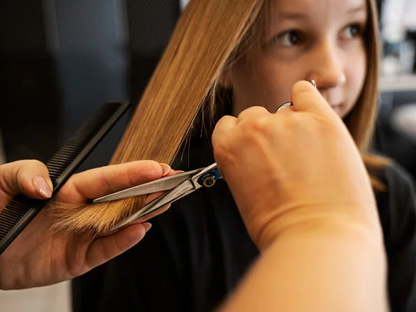 Giải mã nằm mơ thấy đi cắt tóc đánh con gì trúng thưởng?