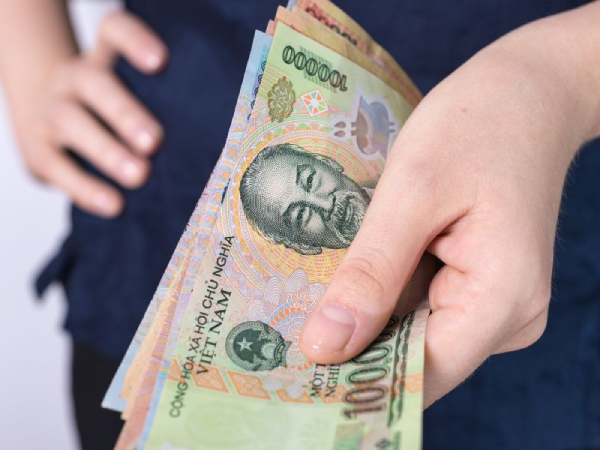 Mộng thấy người thân cho rất nhiều tiền